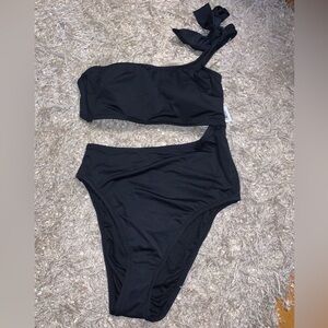 Black Asymmetrical One Piece swimsuit with cutouts size M NWT one shoulder